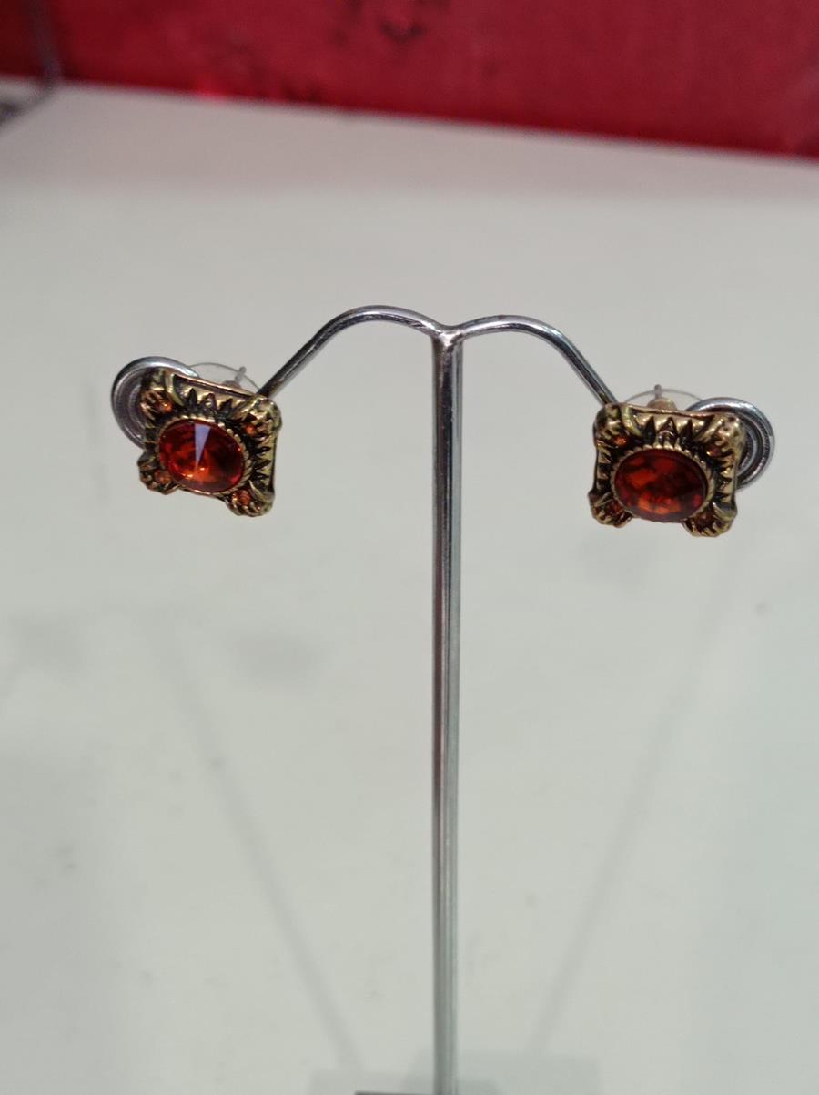 Pendientes cuadrados dorados, con piedra marrón, vintage